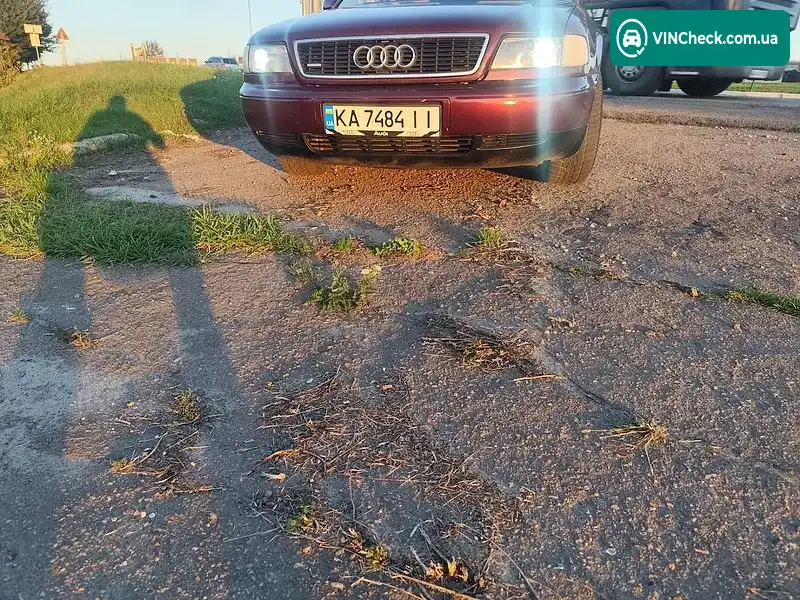 Audi A8 1994, фото з оголошення 2 з 17, VIN WAUZZZ4DZRN001226