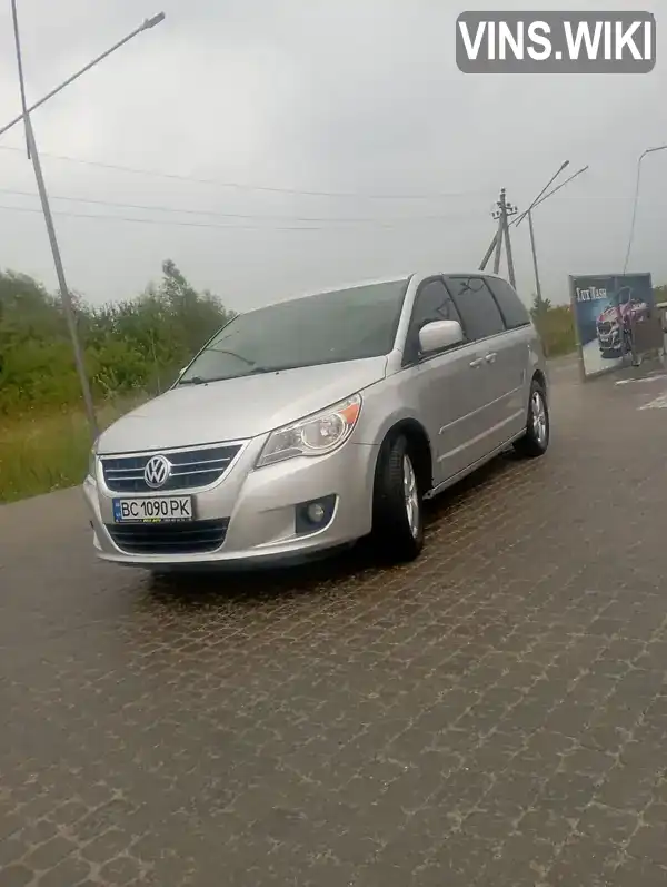 Volkswagen Routan 2010, фото з оголошення 2 з 19, VIN 2V4RW5DX4AR406905