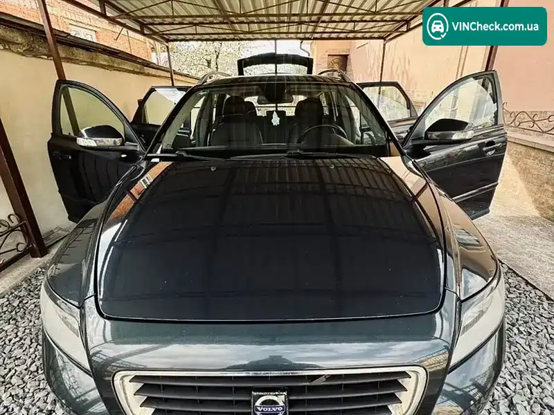 Volvo V50 2010, фото з оголошення 2 з 21, VIN YV1MW76F2A2562662
