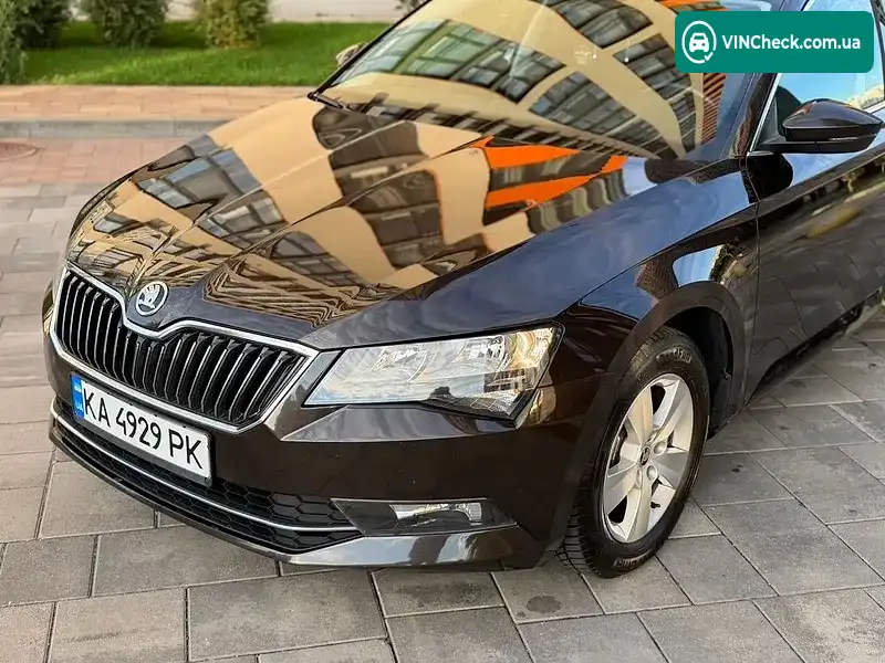 Skoda Superb 2018, фото з оголошення 2 з 20, VIN TMBAL4NP8KB300160
