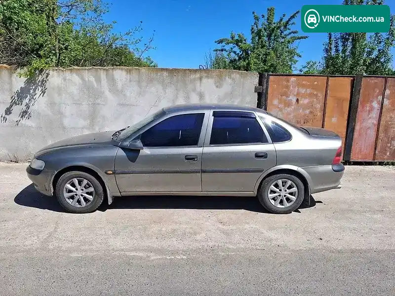 Opel Vectra 1998, фото з оголошення 1 з 6, VIN W0L000036T1208721
