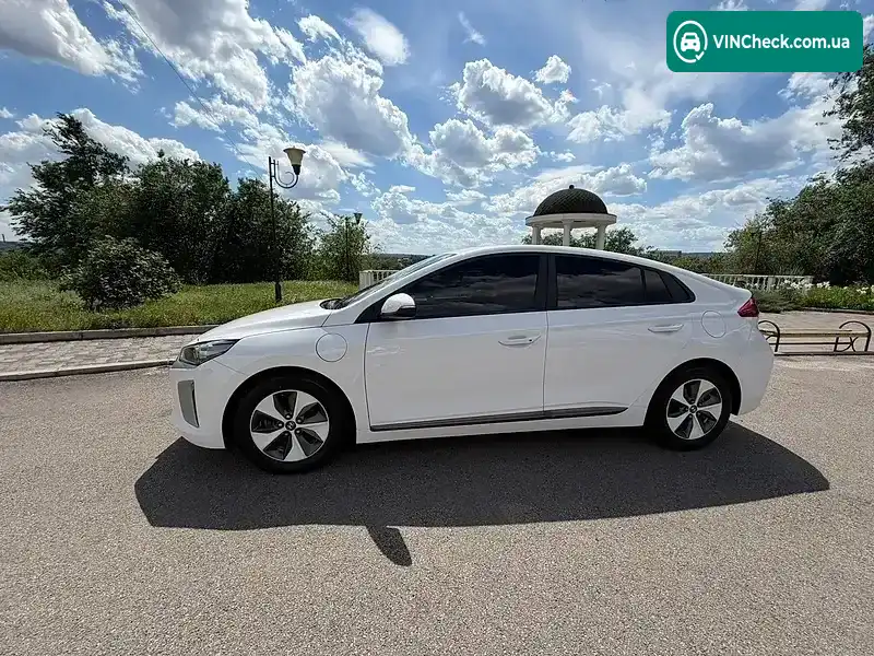 Hyundai Ioniq 2017, фото з оголошення 1 з 9, VIN KMHC851HFHU004376