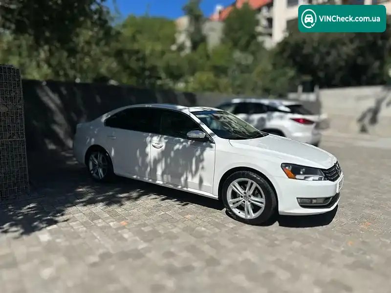 Volkswagen Passat 2014, фото з оголошення 2 з 11, VIN 1VWBS7A30EC113809