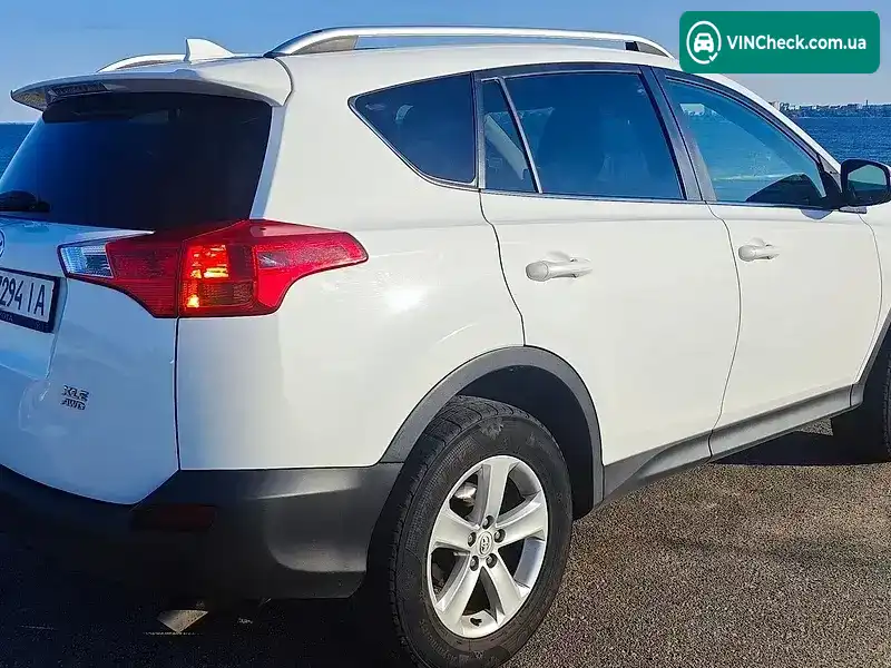 Toyota RAV4 2014, фото з оголошення 2 з 12, VIN JTMRFREV3EJ010649