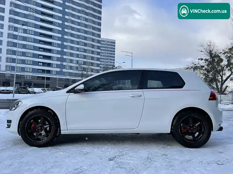 Volkswagen Golf 2015, фото з оголошення 2 з 20, VIN 3VW917AU8FM070671