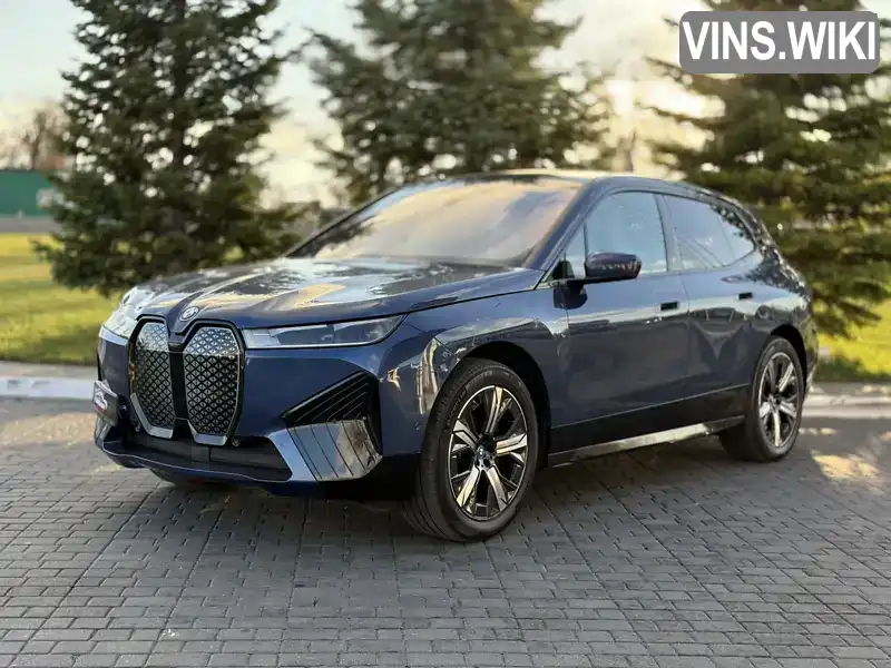 BMW iX 2023, фото з оголошення 2 з 21, VIN WB523CF09RCN85919