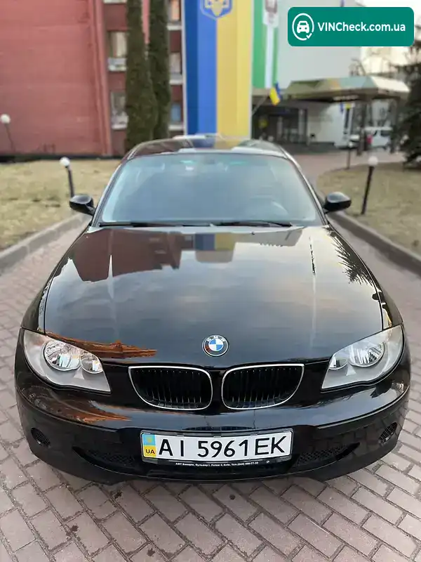 BMW 1 Series 2004, фото з оголошення 2 з 20, VIN WBAUF11040PT41310