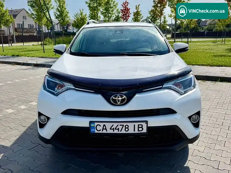 Toyota RAV4 2017, фото з оголошення 2 з 16, VIN JTMRFREV4HD216985