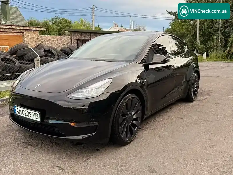 Tesla Model Y 2024, фото з оголошення 2 з 12, VIN 7SAYGDEF9RA268367