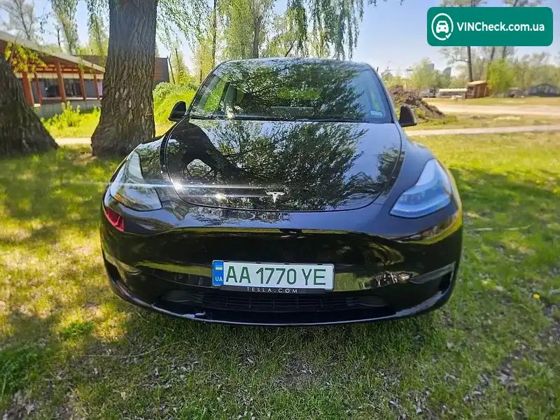 Tesla Model Y 2024, фото з оголошення 2 з 15, VIN 7SAYGAEE1RF168188