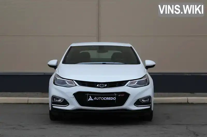 Chevrolet Cruze 2018, фото з оголошення 2 з 21, VIN 1G1BE5SM6J7218257