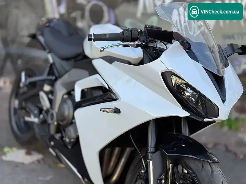 Triumph Daytona 660 2024, фото з оголошення 2 з 15, VIN SMTL23UF7STBW5959