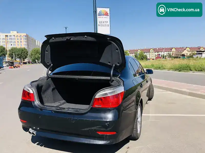 BMW 5 Series 2005, фото з оголошення 2 з 20, VIN WBANE51030B976424