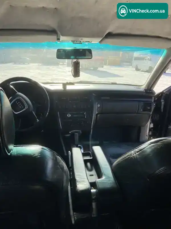 Audi A8 1997, фото з оголошення 2 з 10, VIN WAUZZ74DZVN001970