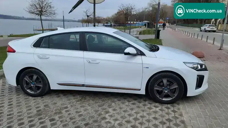 Hyundai Ioniq 2019, фото з оголошення 2 з 21, VIN KMHC851HFKU048348