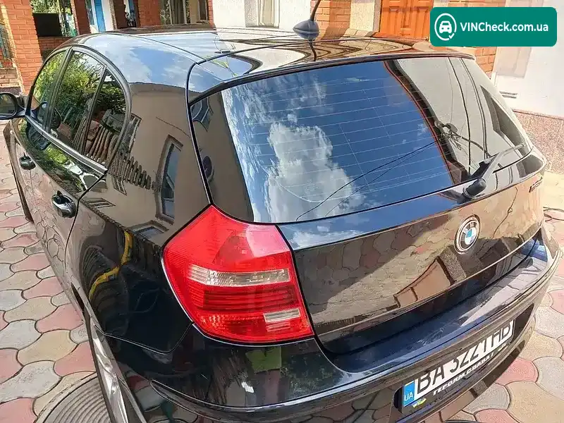 BMW 1 Series 2011, фото з оголошення 2 з 14, VIN WBAUD71040P524592