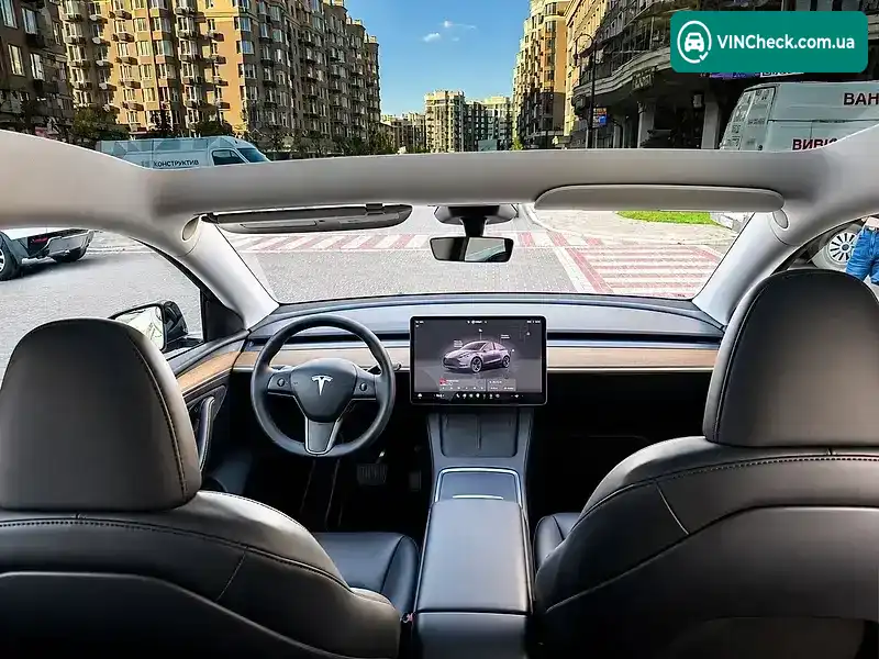 Tesla Model Y 2024, фото з оголошення 2 з 20, VIN 7SAYGDED2RF164191