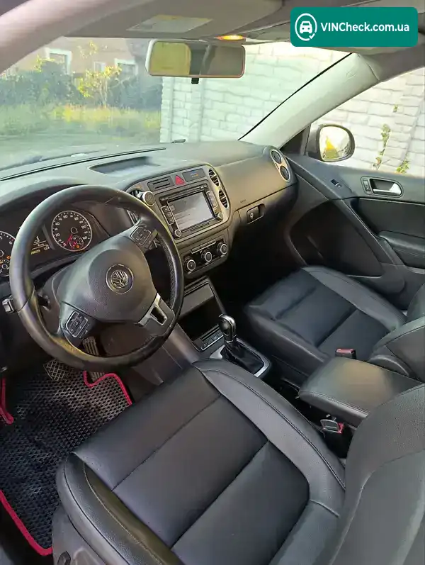 Volkswagen Tiguan 2010, фото з оголошення 2 з 21, VIN WVGAV7AX5BW522984