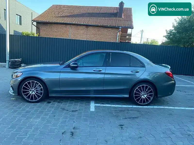 Mercedes-Benz C-Class 2018, фото з оголошення 2 з 21, VIN 55SWF4KB7JU260203