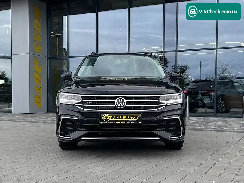 Volkswagen Tiguan 2021, фото з оголошення 2 з 20, VIN 3VV1B7AX3NM020655
