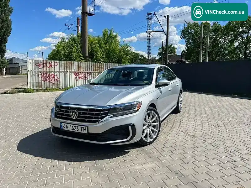 Volkswagen Passat 2019, фото з оголошення 1 з 21, VIN 1VWMA7A38LC003535