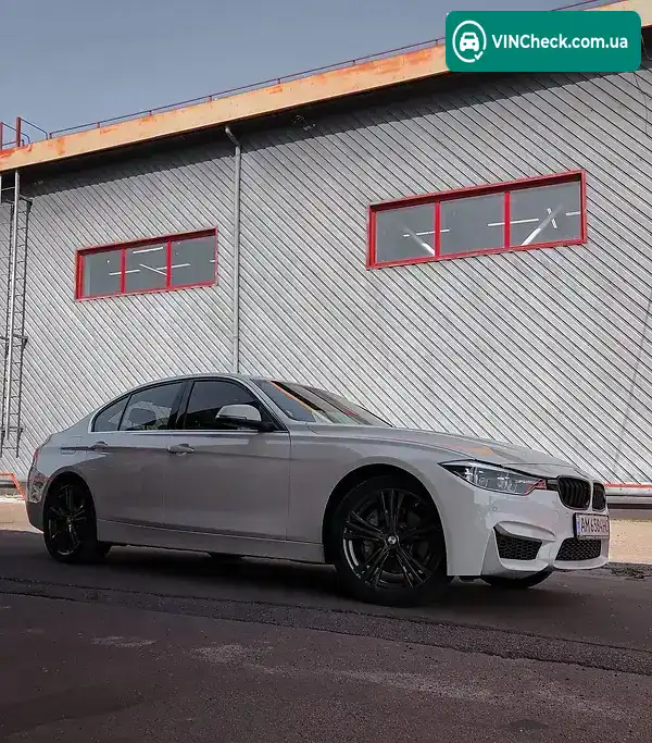 BMW 3 Series 2018, фото з оголошення 2 з 18, VIN WBA8B3C51JK843231