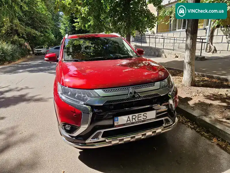 Mitsubishi Outlander 2020, фото з оголошення 2 з 11, VIN JMBXTGF3WLZ000716