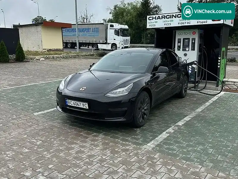 Tesla Model 3 2019, фото з оголошення 1 з 11, VIN 5YJ3E1EAXKF395797