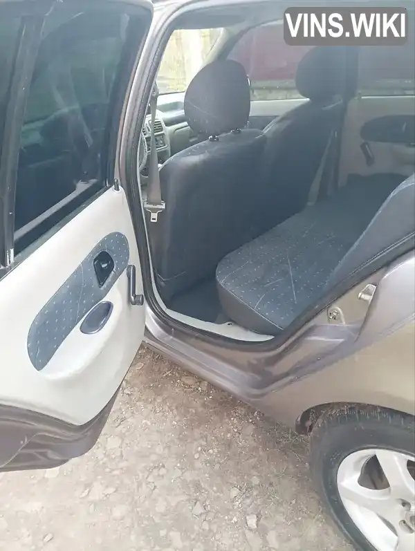 Renault Clio 2002, фото з оголошення 2 з 12, VIN VF1LB0KC527875033