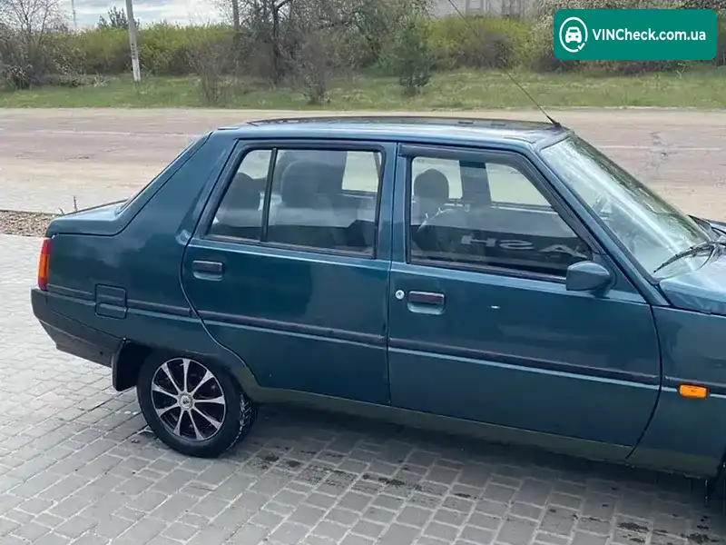 ЗАЗ 1103 Славута 2005, фото з оголошення 2 з 6, VIN LB411P104EC313620