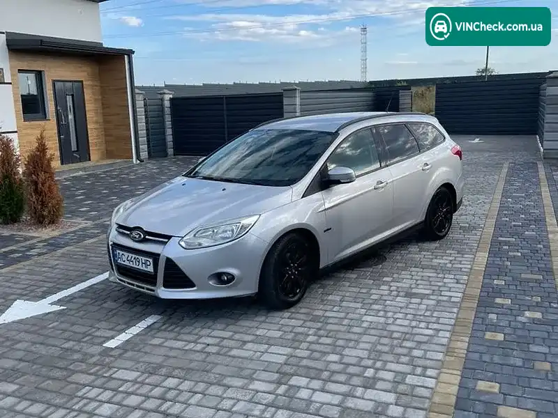 Ford Focus 2011, фото з оголошення 1 з 15, VIN WF0LXXGCBLBT85763