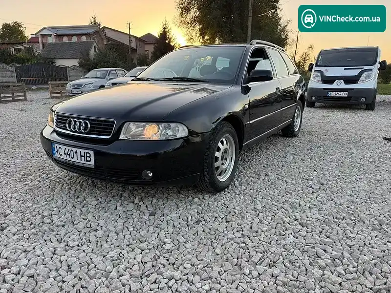 Audi A4 2000, фото з оголошення 2 з 12, VIN WAUZZZ8DZ1A104906