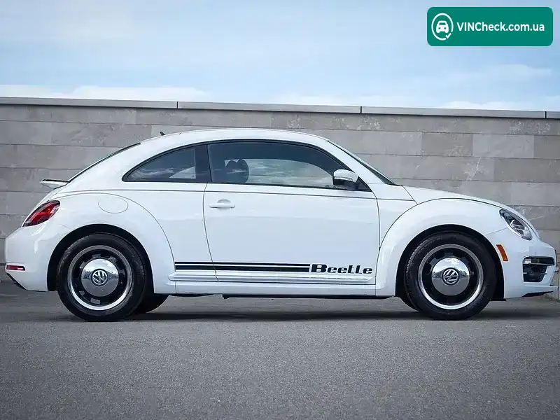 Volkswagen Beetle 2018, фото з оголошення 2 з 20, VIN 3VWFD7AT5KM707463