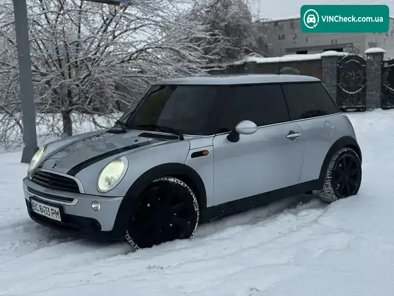 MINI Hatch 2004, фото з оголошення 2 з 20, VIN WMWRA31050TA64943