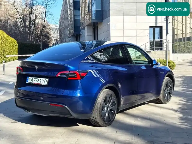 Tesla Model Y 2025, фото з оголошення 2 з 18, VIN 7SAYGDED5SA374626