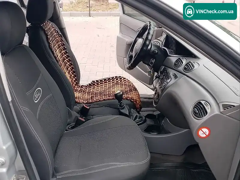 Ford Focus 2002, фото з оголошення 2 з 15, VIN WF0NXXGCDN2Y51884