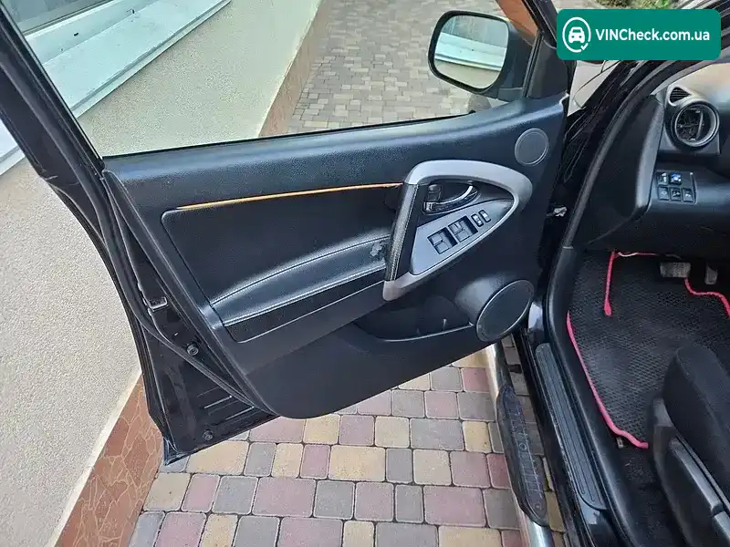 Toyota RAV4 2007, фото з оголошення 1 з 20, VIN JTMBH31V705043265