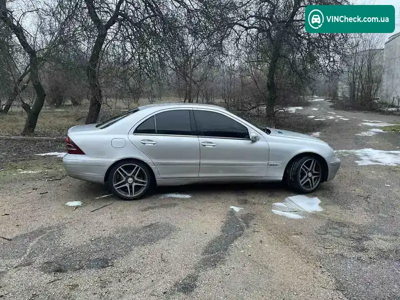 Mercedes-Benz C-Class 2002, фото з оголошення 1 з 9, VIN WDB2030041F284919