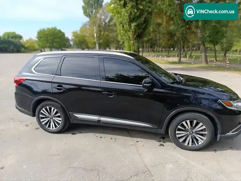 Mitsubishi Outlander 2020, фото з оголошення 1 з 14, VIN JA4AD3A3XLZ032810