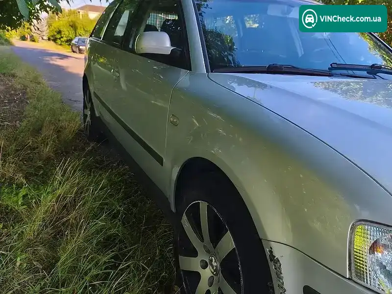 Volkswagen Passat 2000, фото з оголошення 1 з 12, VIN WVWZZZ3BZYE328174