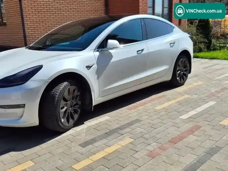 Tesla Model 3 2020, фото з оголошення 2 з 20, VIN 5YJ3E1EB1LF795130