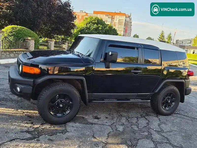 Toyota FJ Cruiser 2012, фото з оголошення 1 з 20, VIN JTEBU4BF0DK155952