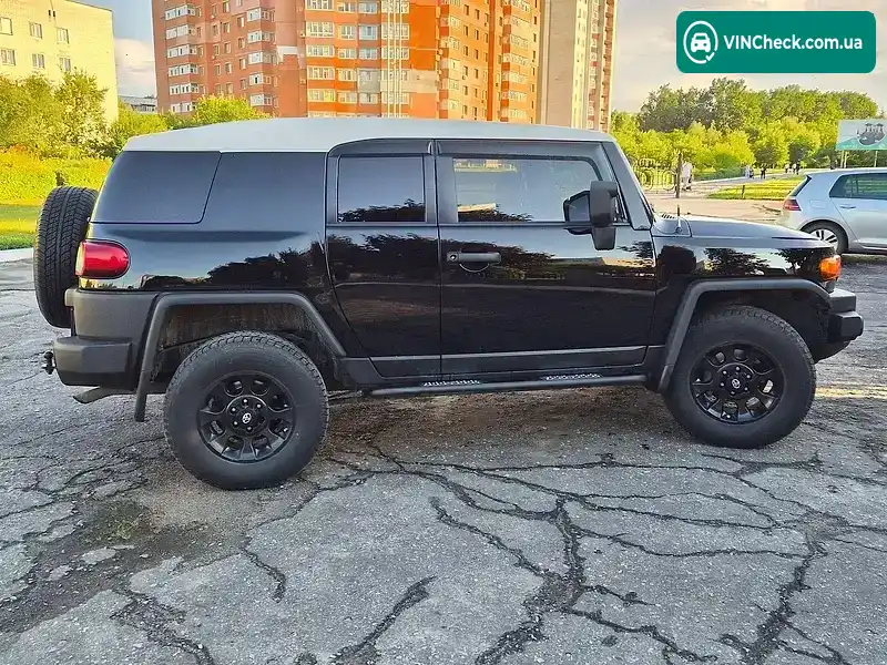 Toyota FJ Cruiser 2012, фото з оголошення 2 з 20, VIN JTEBU4BF0DK155952