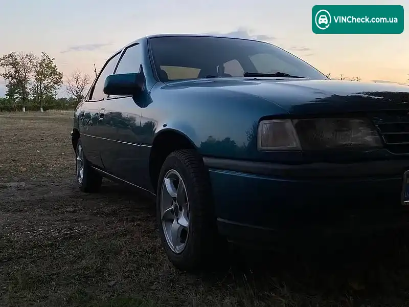 Opel Vectra 1990, фото з оголошення 1 з 20, VIN W0L000087L5324118