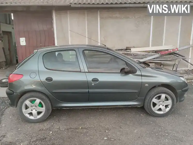 Peugeot 206 2001, фото з оголошення 2 з 13, VIN VF32AKFWF41648381