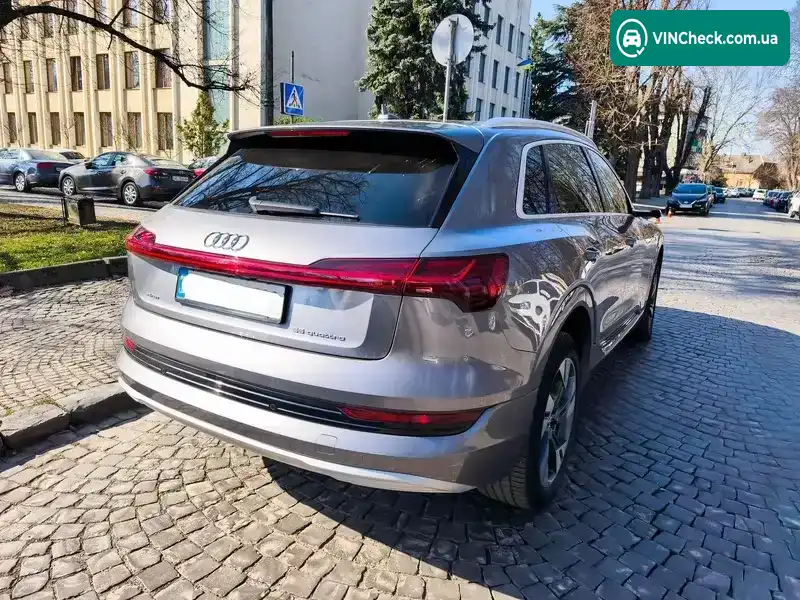 Audi e-tron 2019, фото з оголошення 1 з 21, VIN WAUZZZGE1KB007708