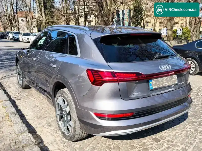 Audi e-tron 2019, фото з оголошення 2 з 21, VIN WAUZZZGE1KB007708