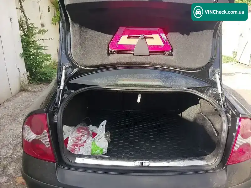 Volkswagen Passat 2001, фото з оголошення 1 з 10, VIN WVWZZZ3BZ2E145151