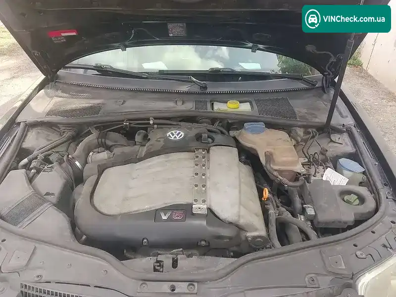 Volkswagen Passat 2001, фото з оголошення 2 з 10, VIN WVWZZZ3BZ2E145151