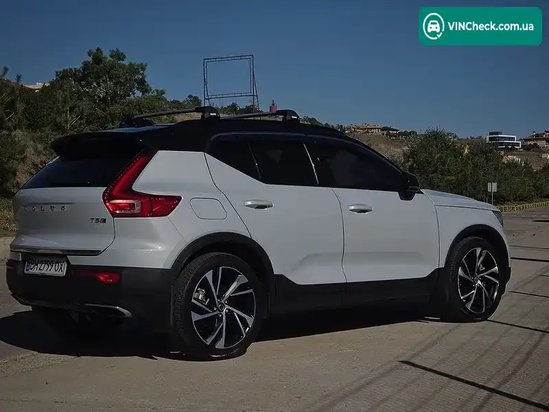Volvo XC40 2020, фото з оголошення 2 з 20, VIN YV4162UM0L2305726